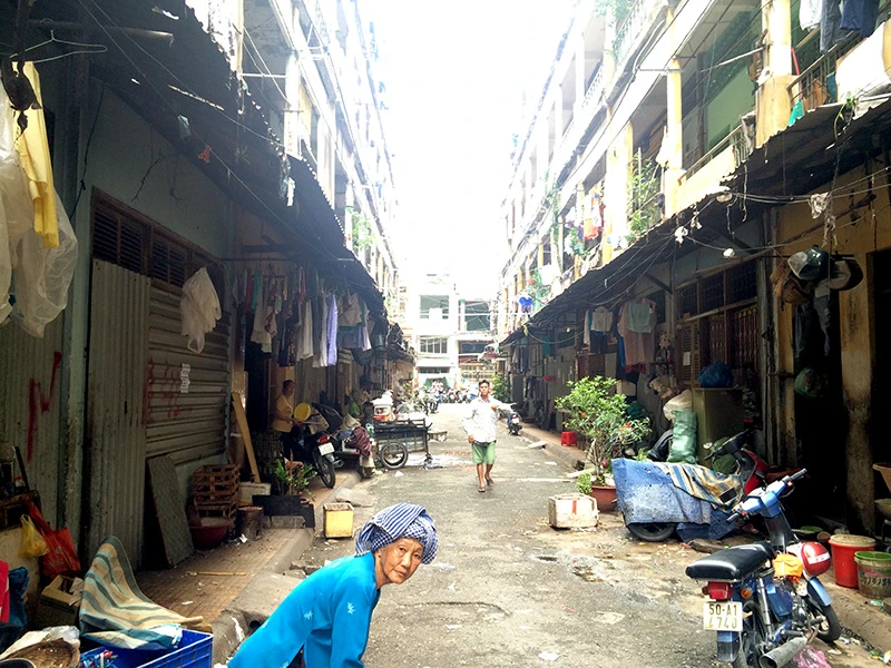 Việc di dời khẩn cấp, tháo dỡ chung cư nhằm đảm bảo an toàn tính mạng cho người dân sống tại đây